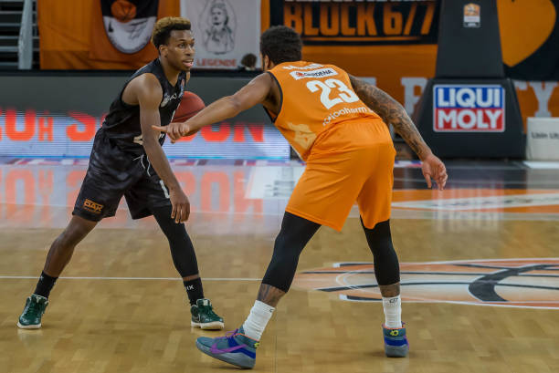 和高收入的 和高收入的