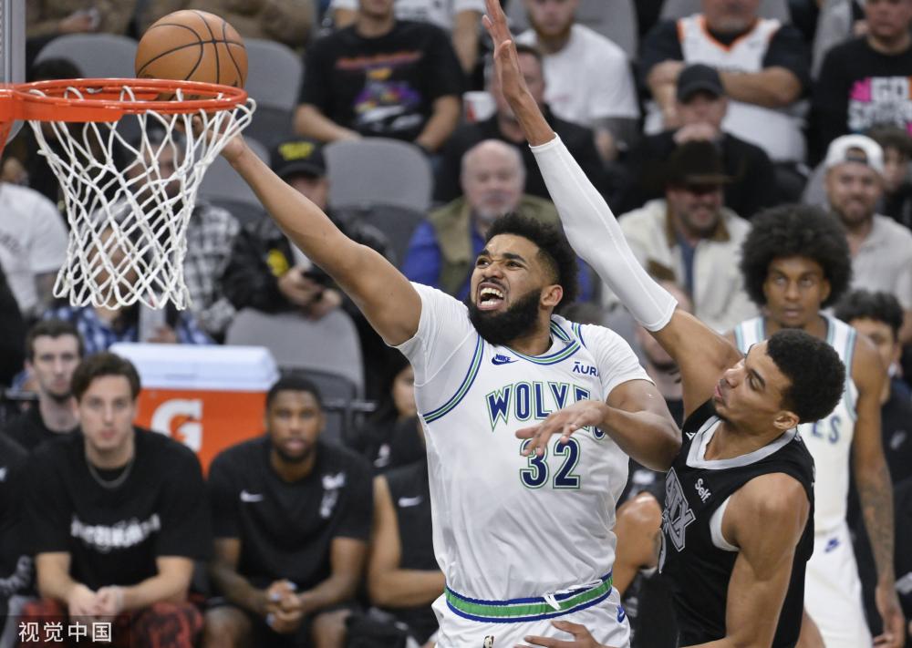 的中场表现 的中场表现